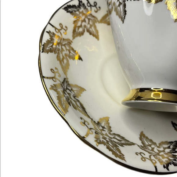 Vintage Royal Winton Gold floral tea cup & saucer bone china England - Picture 5 of 12